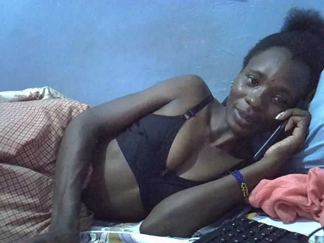 Live sex webcam photo for Luci-anna #293258027