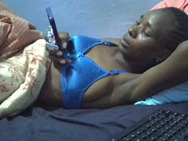 Live sex webcam photo for Luci-anna #293344528