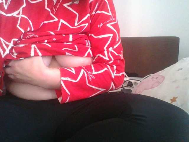 Live sex webcam photo for Luci22 #290845303