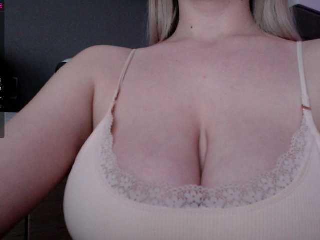 Live sex webcam photo for LuciJeng #273391072