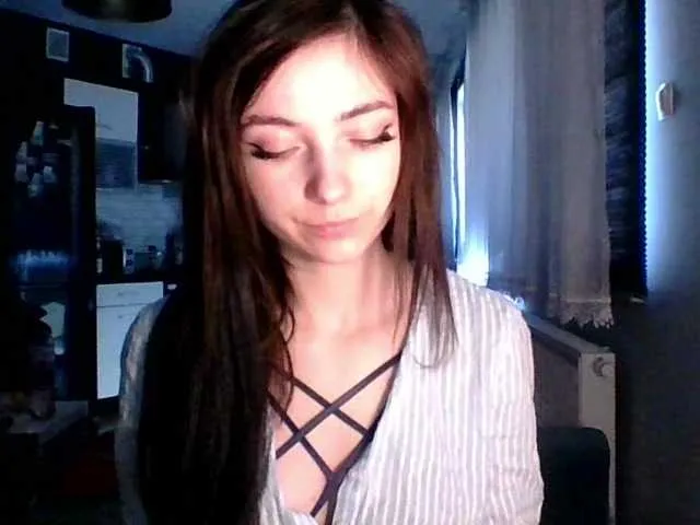 Live sex webcam photo for LuciaLovely #275514078
