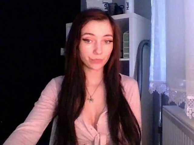 Live sex webcam photo for LuciaLovely #275515800