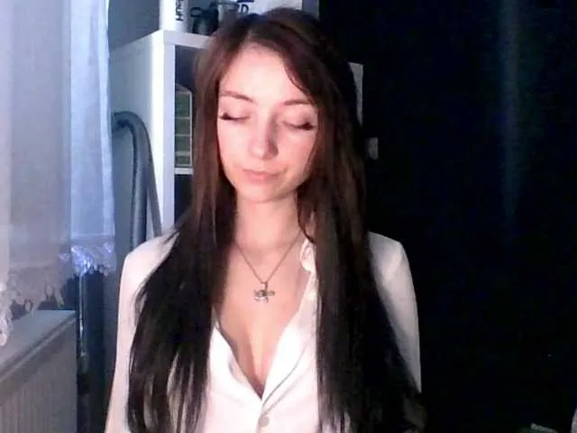 Live sex webcam photo for LuciaLovely #275522207