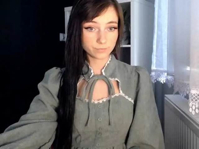 Live sex webcam photo for LuciaLovely #275533097