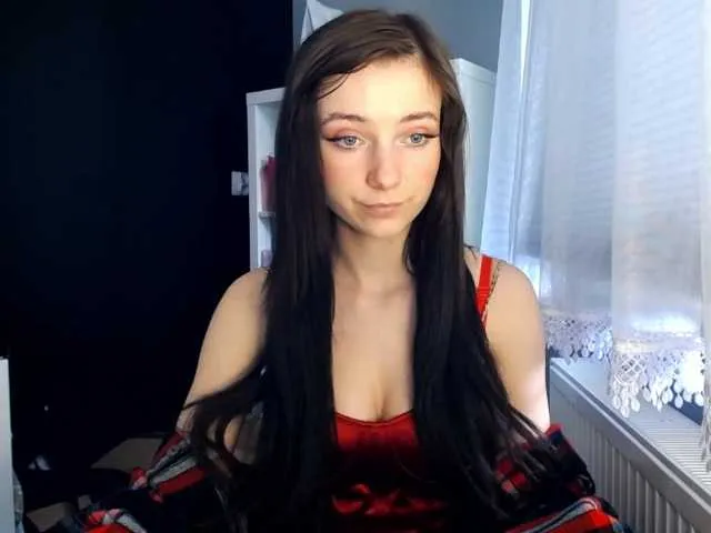 Live sex webcam photo for LuciaLovely #275541494