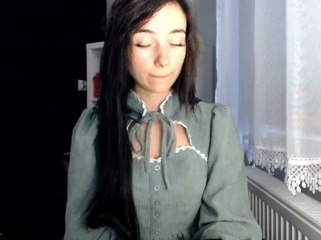 Live sex webcam photo for LuciaLovely #275698281