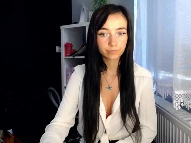 Live sex webcam photo for LuciaLovely #275705961