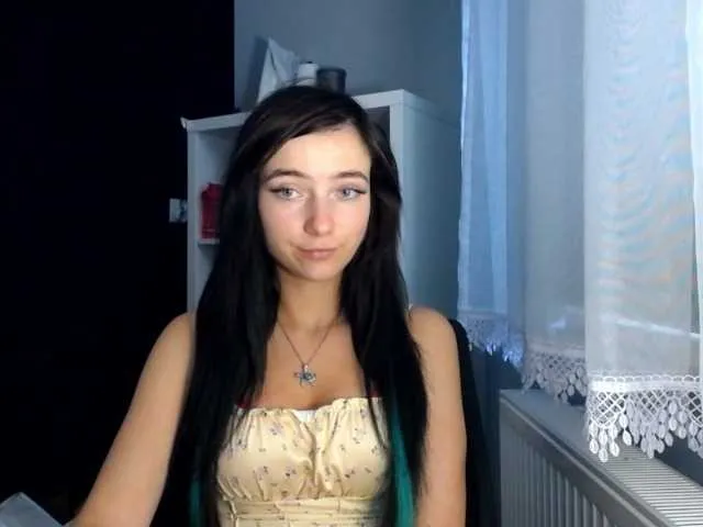 Live sex webcam photo for LuciaLovely #275864255