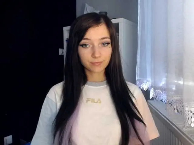 Live sex webcam photo for LuciaLovely #276079499