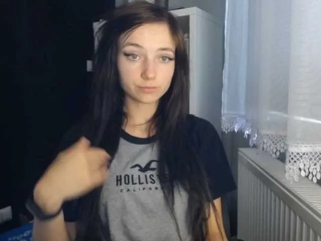 Live sex webcam photo for LuciaLovely #276099995