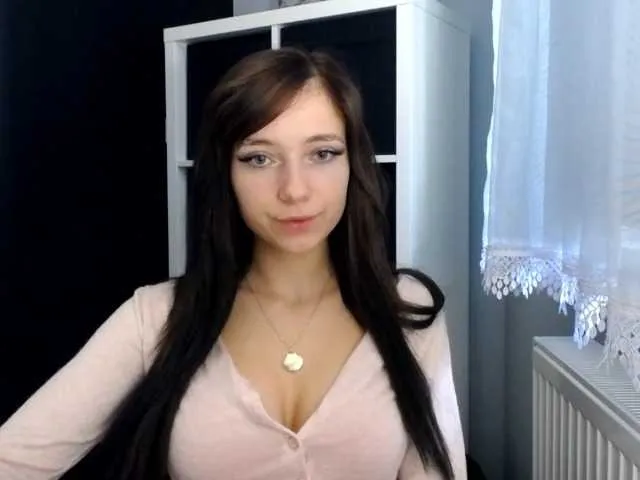 Live sex webcam photo for LuciaLovely #276266861