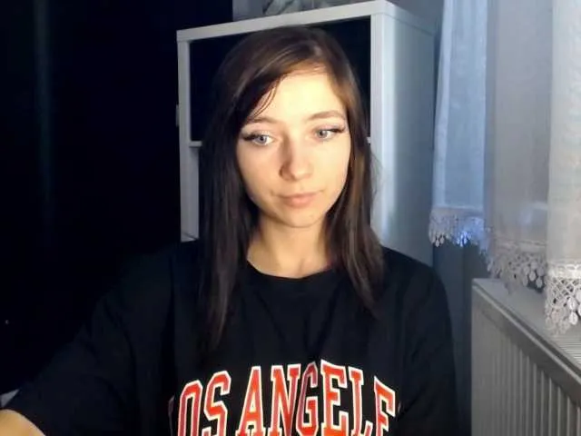 Live sex webcam photo for LuciaLovely #276324815