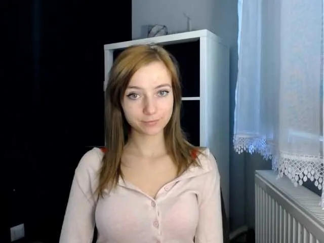 Live sex webcam photo for LuciaLovely #276422909