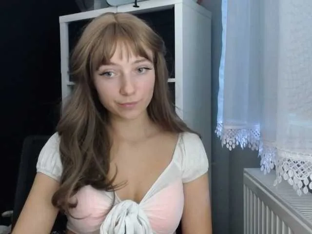 Live sex webcam photo for LuciaLovely #276707711
