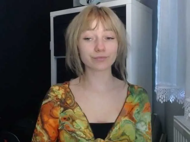 Live sex webcam photo for LuciaLovely #277637617