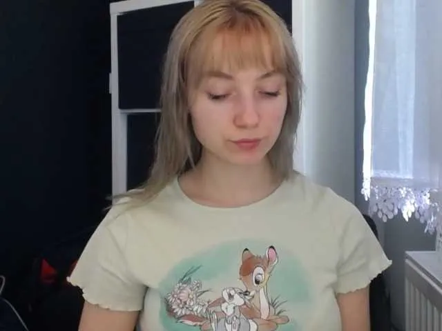 Live sex webcam photo for LuciaLovely #277650563