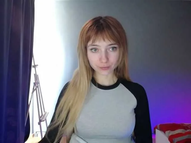 Live sex webcam photo for LuciaLovely #290956450