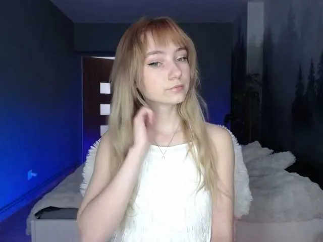 Live sex webcam photo for LuciaLovely #291061330