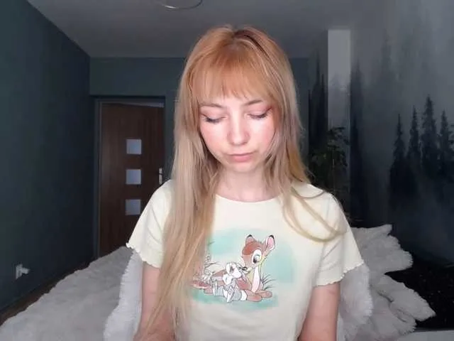 Live sex webcam photo for LuciaLovely #291067982