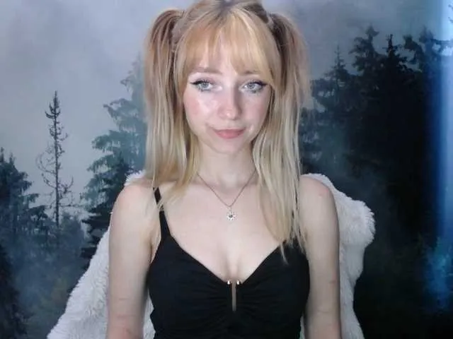 Live sex webcam photo for LuciaLovely #291433299