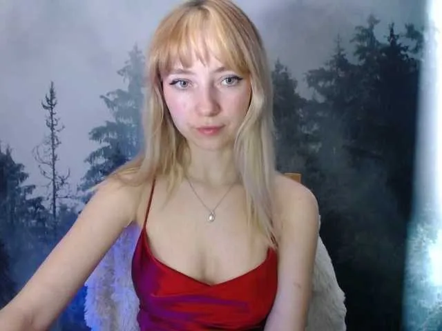 Live sex webcam photo for LuciaLovely #291451373
