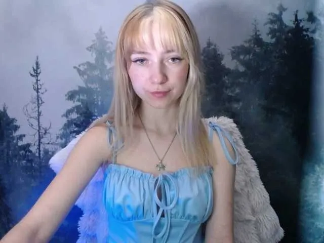 Live sex webcam photo for LuciaLovely #291464630