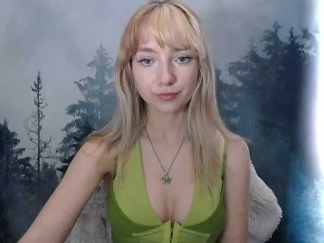 Live sex webcam photo for LuciaLovely #291505439