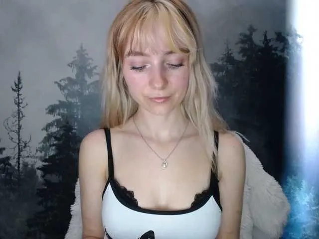 Live sex webcam photo for LuciaLovely #291513124