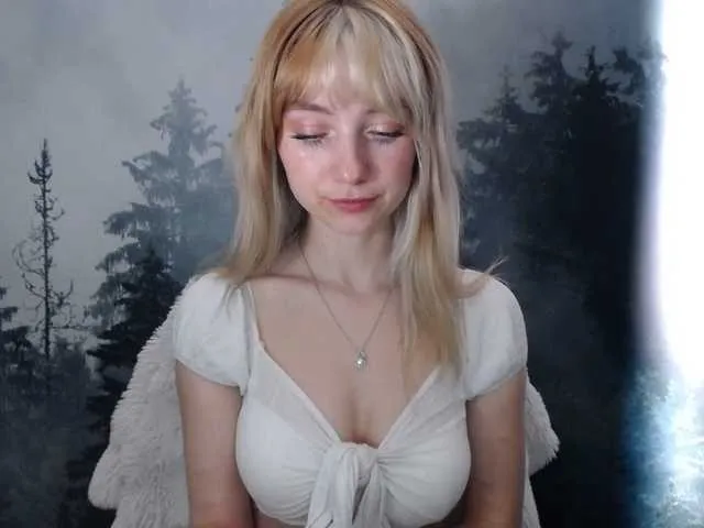 Live sex webcam photo for LuciaLovely #291519253