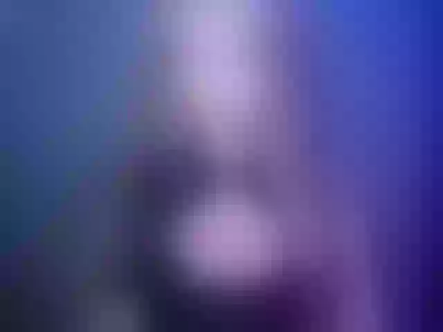 Live sex webcam photo for LuciaLovely #292072540