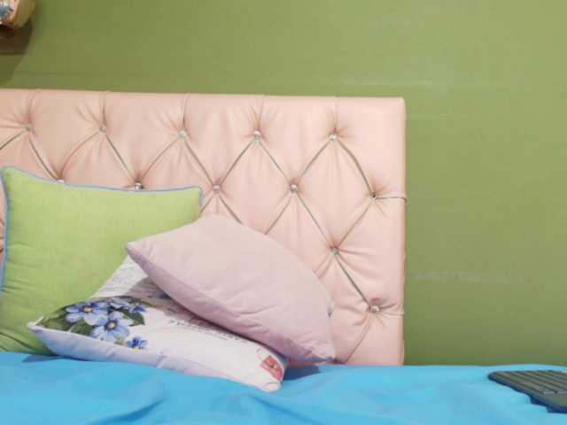 Live sex webcam photo for LuciaSpear #291529534