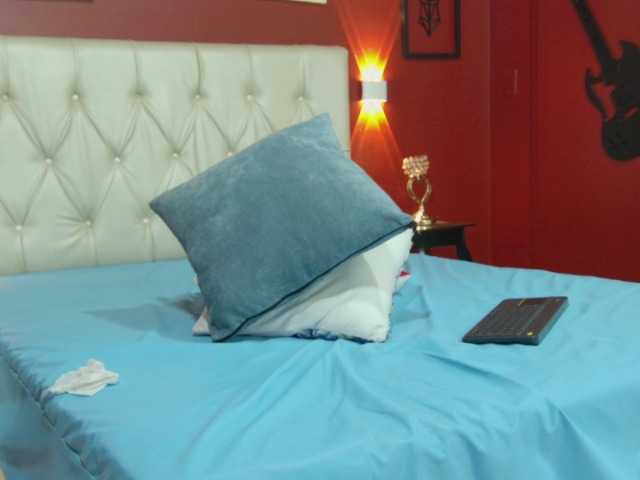 Live sex webcam photo for LuciaSpear #291760427