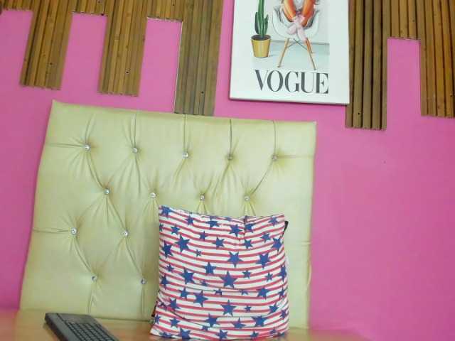 Live sex webcam photo for LuciaSpear #292115798