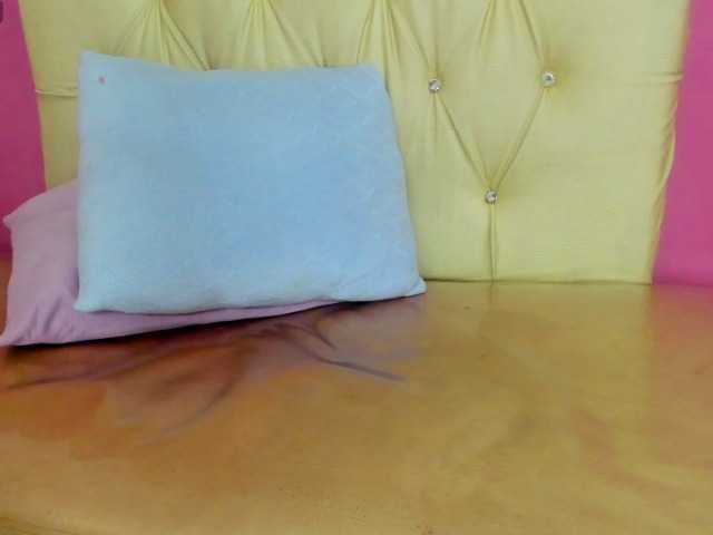 Live sex webcam photo for LuciaSpear #292163701