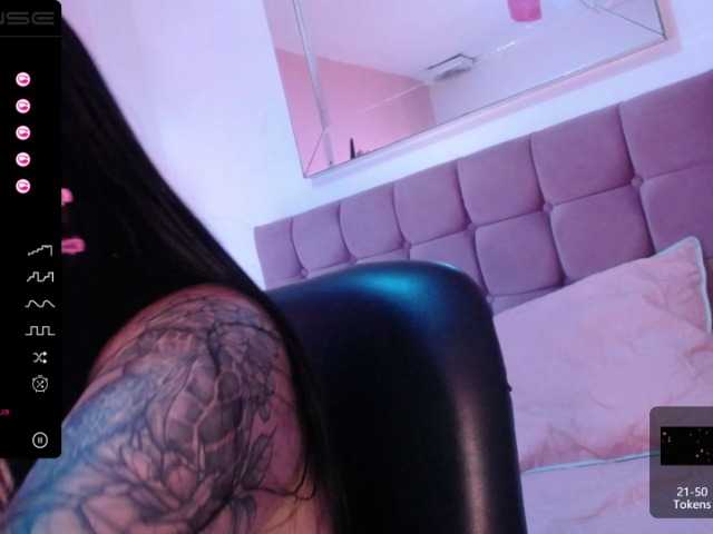 Live sex webcam photo for Luciadreamss #273559219