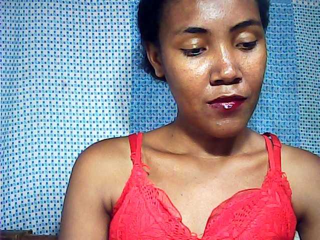 Live sex webcam photo for Luciahh #277435725