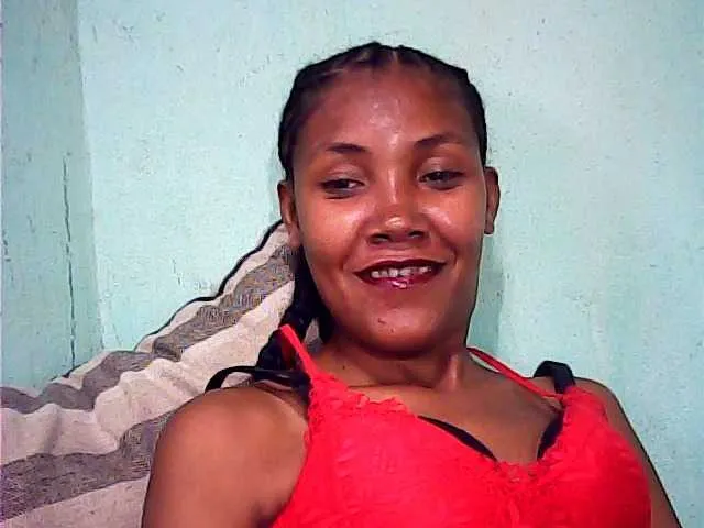 Live sex webcam photo for Luciahh #277468828