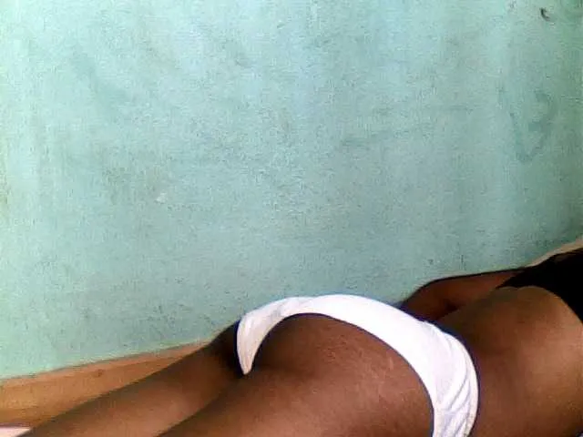 Live sex webcam photo for Luciahh #277643886