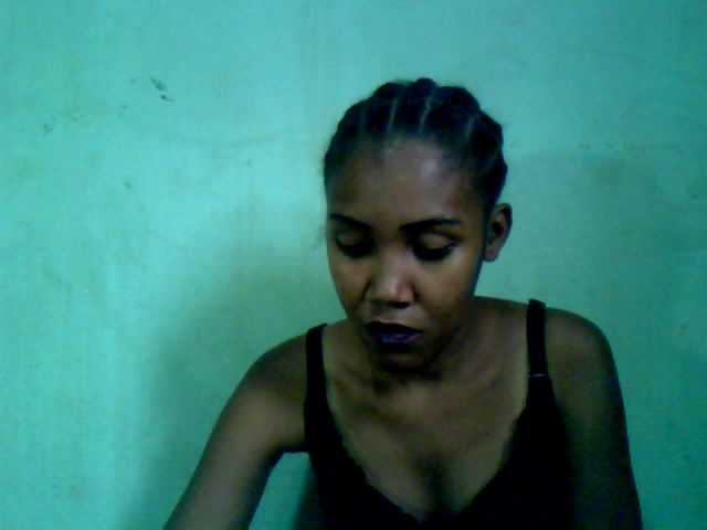 Live sex webcam photo for Luciahh #277736065