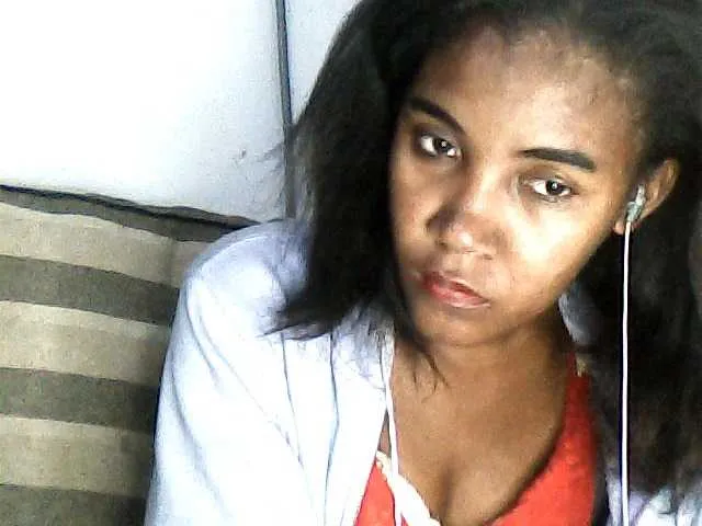 Live sex webcam photo for Luciahh #278058909