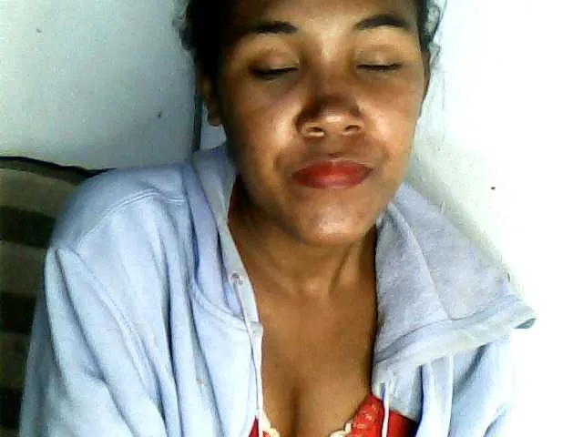 Live sex webcam photo for Luciahh #278065578