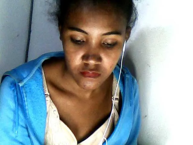 Live sex webcam photo for Luciahh #278205884