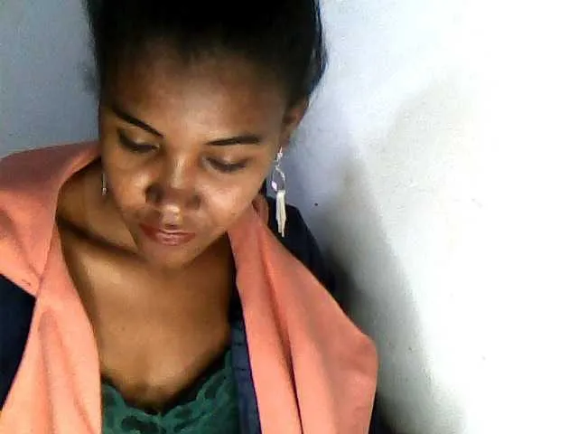 Live sex webcam photo for Luciahh #278216943