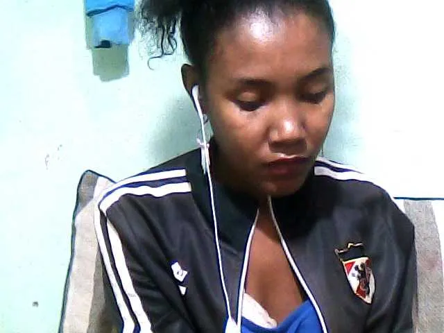 Live sex webcam photo for Luciahh #289093015