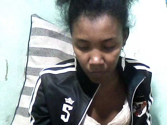 Live sex webcam photo for Luciahh #289316780