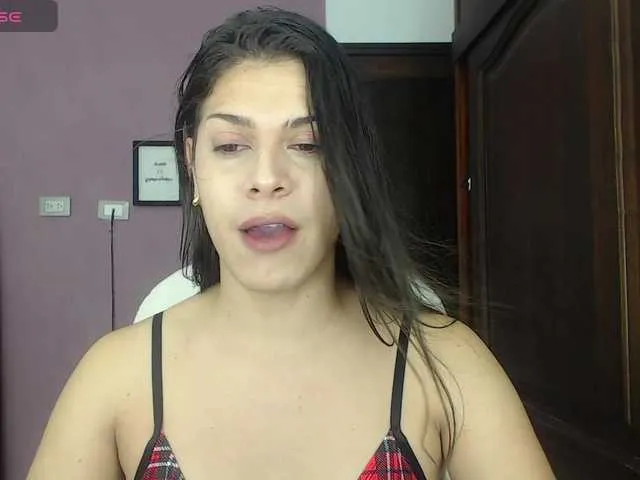 Live sex webcam photo for Luciana-Ortiz #290452733