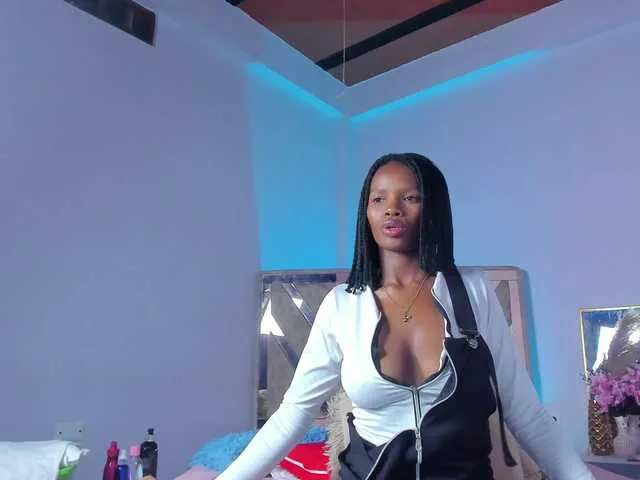 Live sex webcam photo for LucianaIsler #277418093