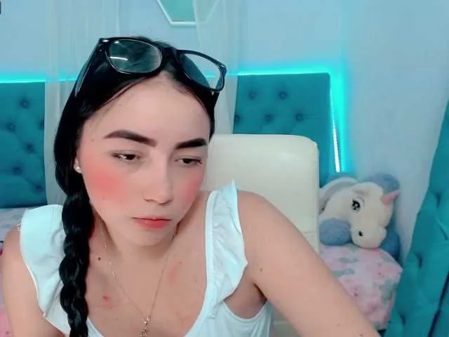 Live sex webcam photo for LucianaVel #273455495