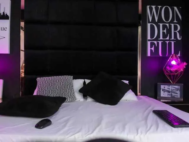 Live sex webcam photo for Lucina-1 #275843008