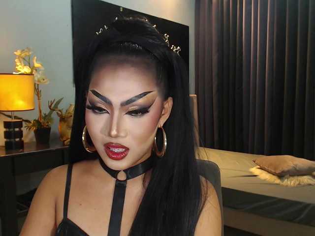 Live sex webcam photo for LuciousBITCH #277238253